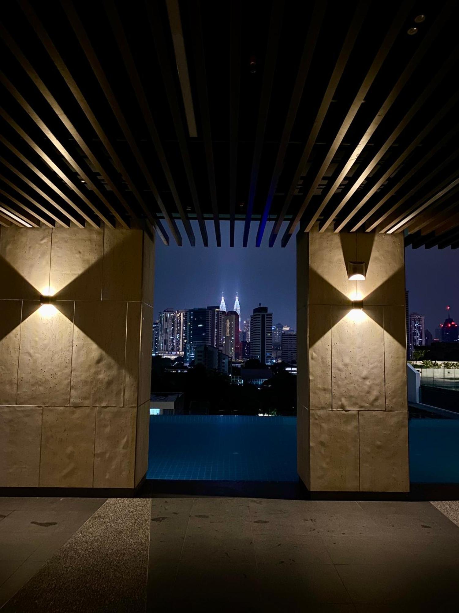 Infinite Pool! Room In Куала-Лумпур Экстерьер фото